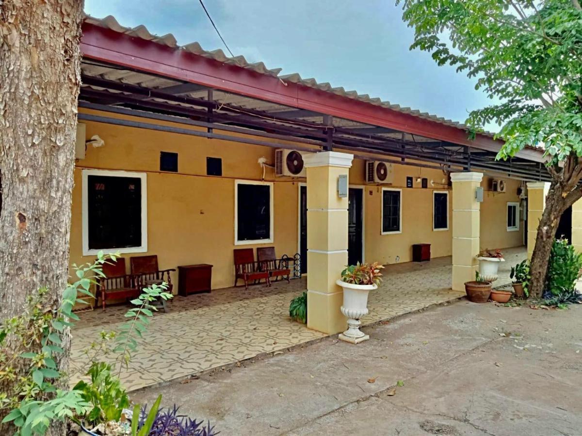 Erawan Guesthouse Паксе Екстериор снимка