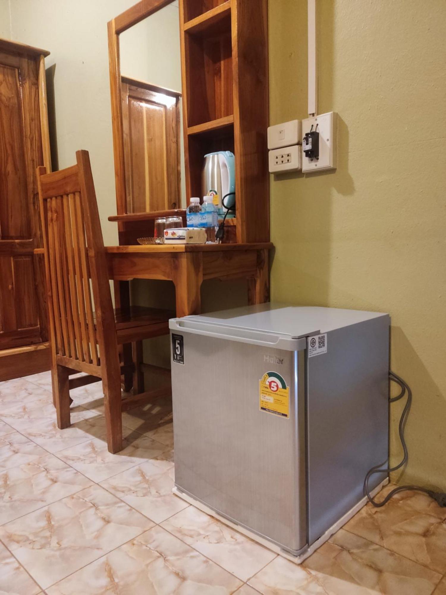 Erawan Guesthouse Паксе Екстериор снимка