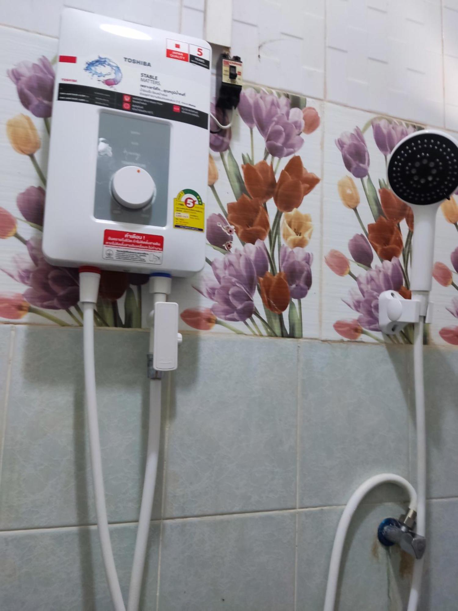 Erawan Guesthouse Паксе Екстериор снимка
