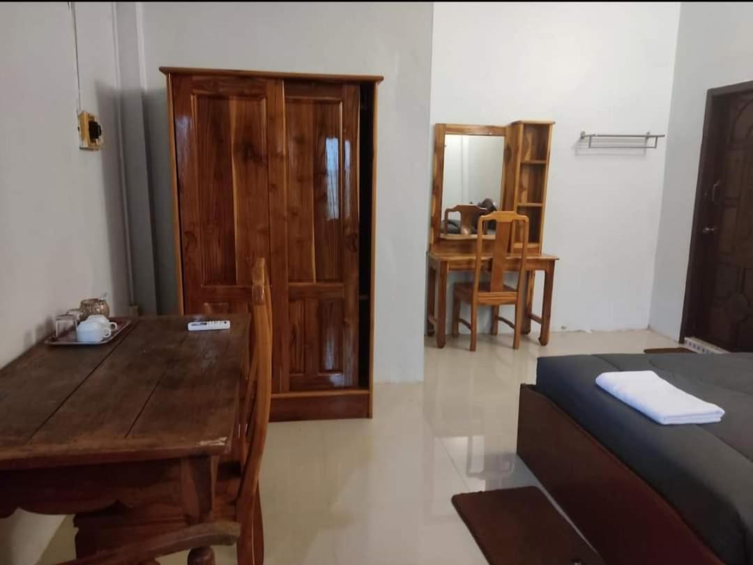 Erawan Guesthouse Паксе Екстериор снимка