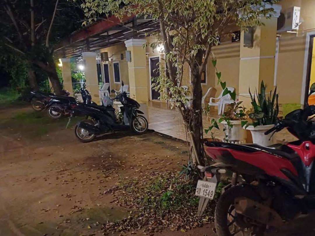 Erawan Guesthouse Паксе Екстериор снимка