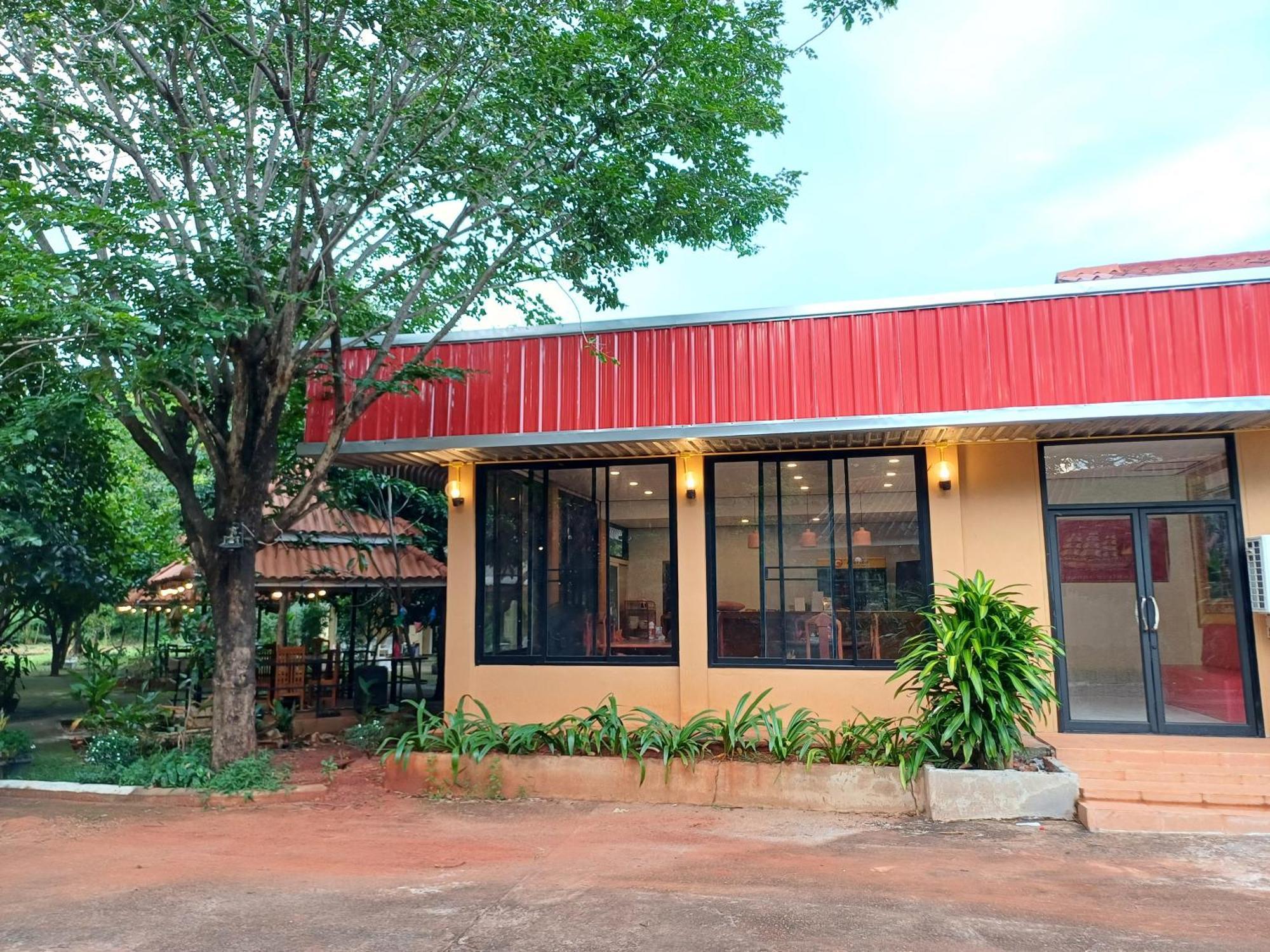 Erawan Guesthouse Паксе Екстериор снимка