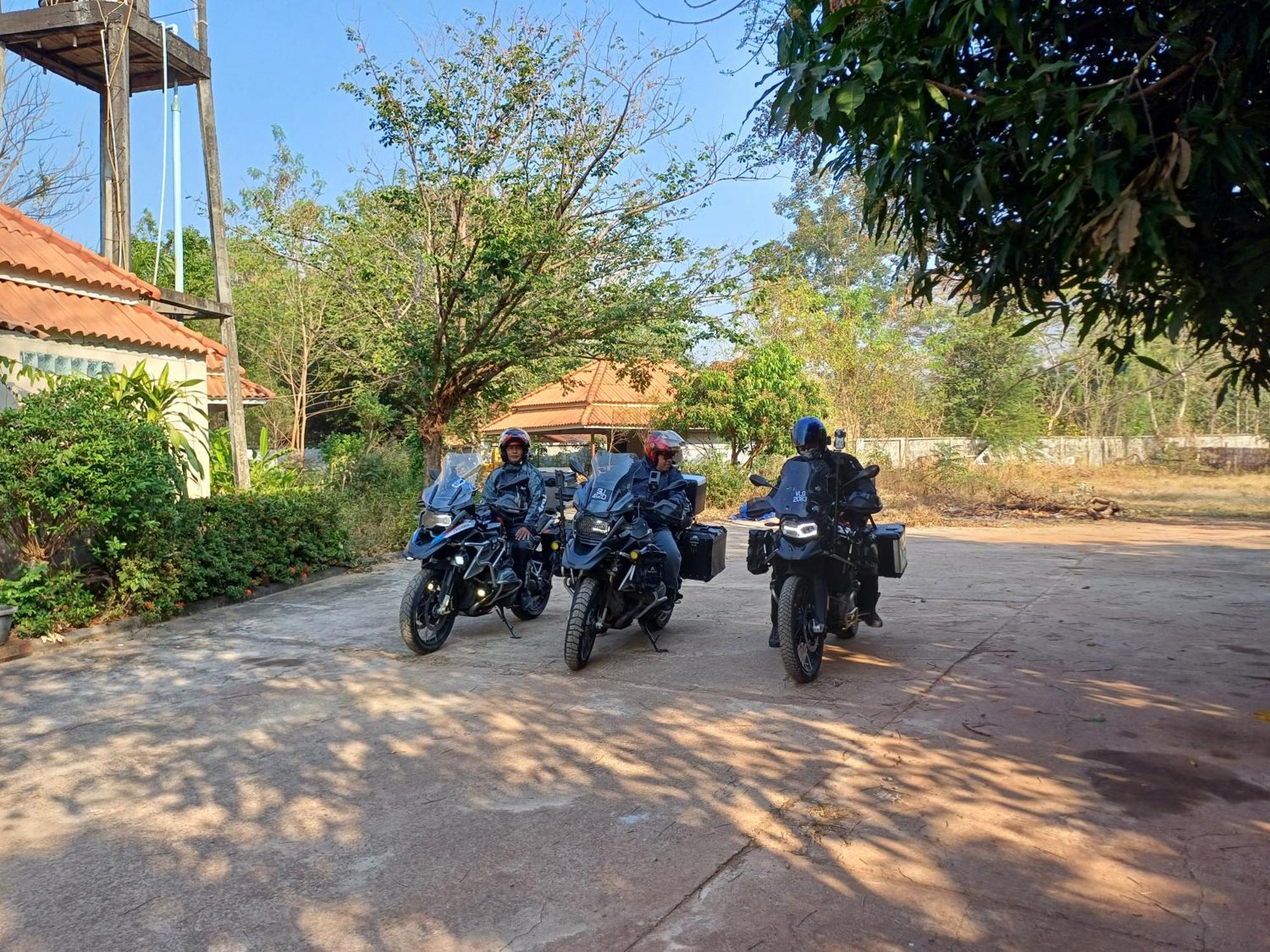 Erawan Guesthouse Паксе Екстериор снимка