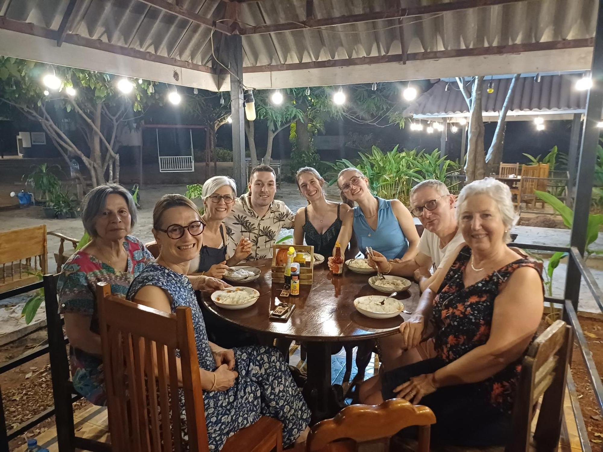 Erawan Guesthouse Паксе Екстериор снимка